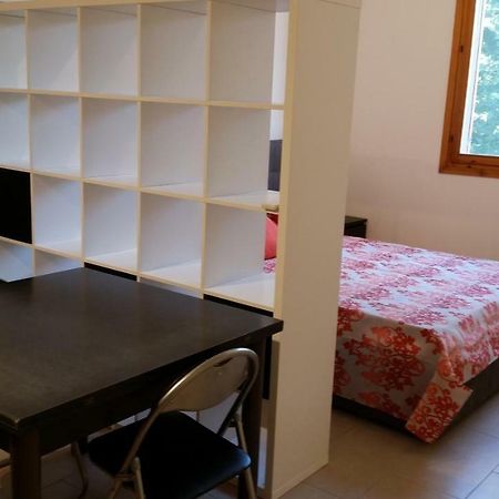 Bologna Studio Flat 111 Via Francesco Zanardi Villa Luaran gambar