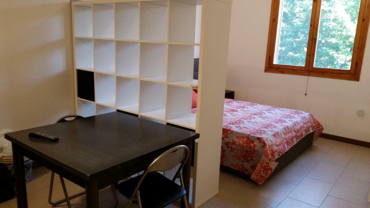 Bologna Studio Flat 111 Via Francesco Zanardi Villa Luaran gambar